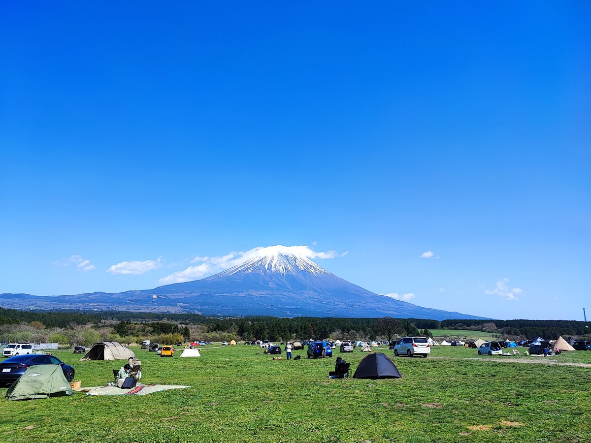 ふもとっぱらキャンプ場の富士山ビュー(4月晴天)
