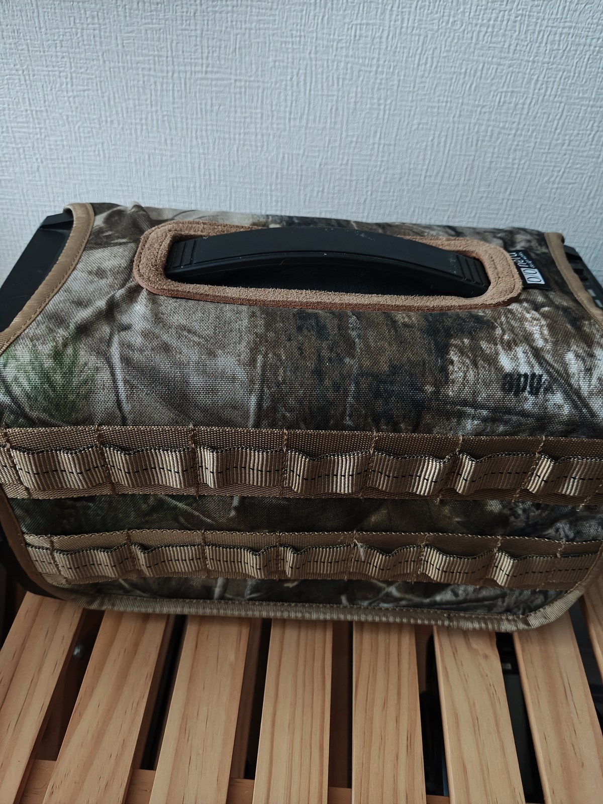 EB_Cover RealTreeのMOLLEループとサイド構造