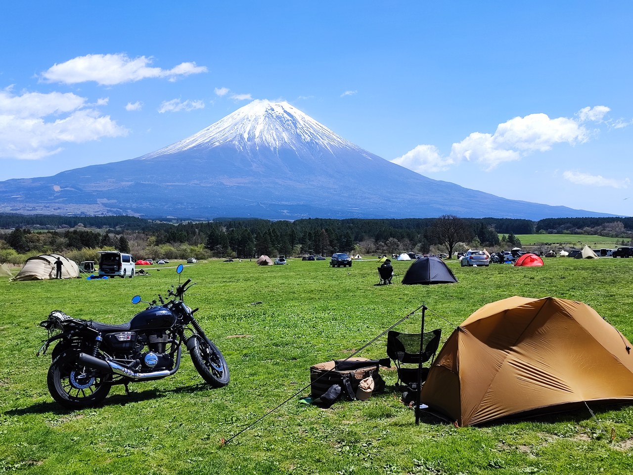 GB350Sとテントと富士山。ふもとっぱらのフリーサイト